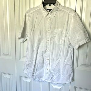 Men’s Old Navy short sleeve button up